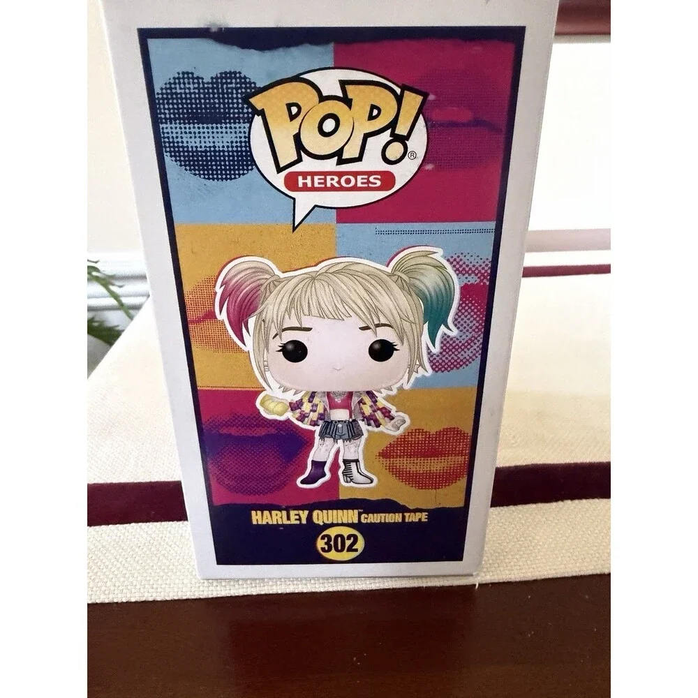 Funko Pop! Heroes Birds of Prey Harley Quinn Caution Tape Figure #302 NIB